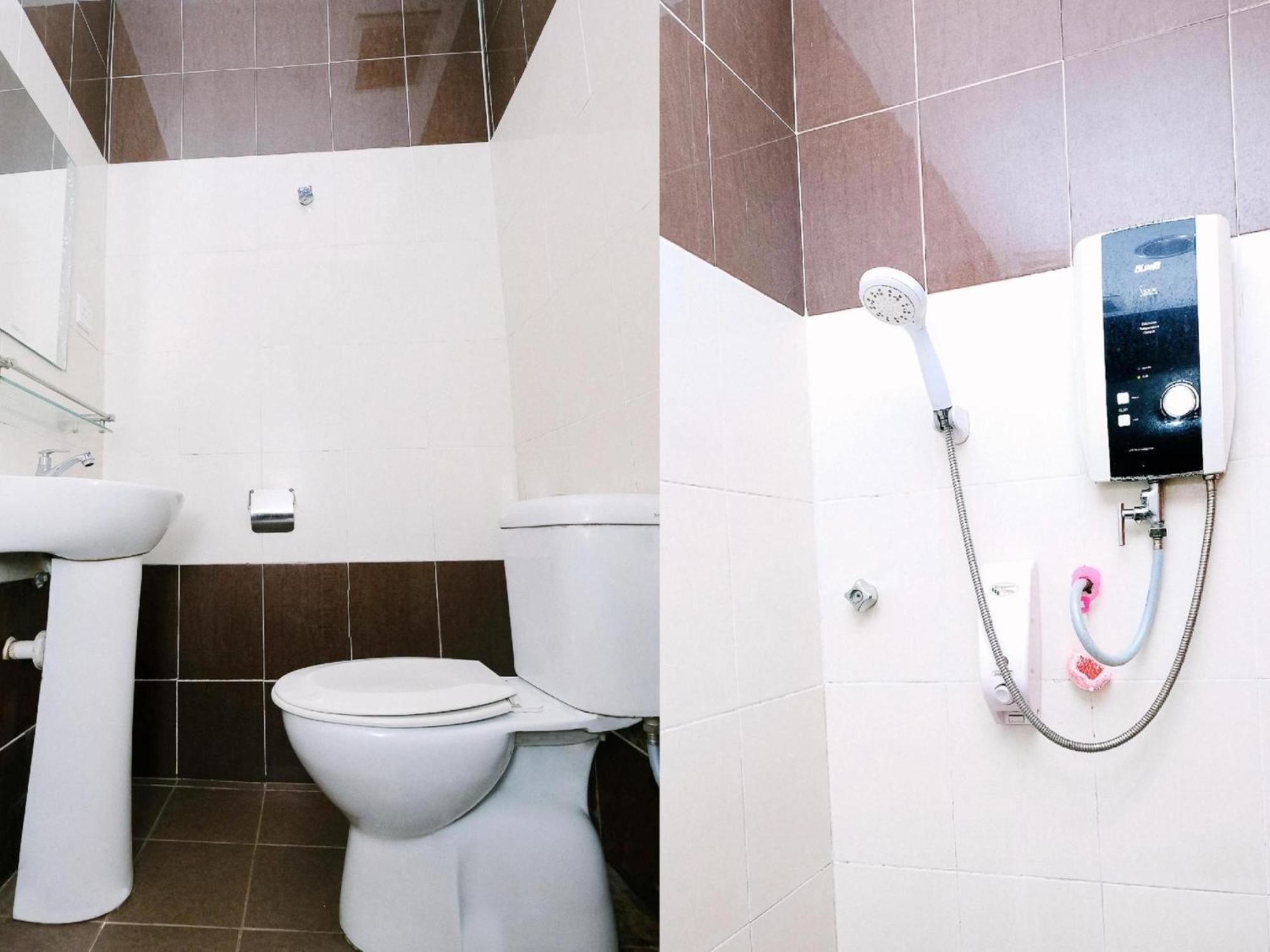 OYO 707 アユニ ホテル【Sanitized Stay】 バンギ エクステリア 写真